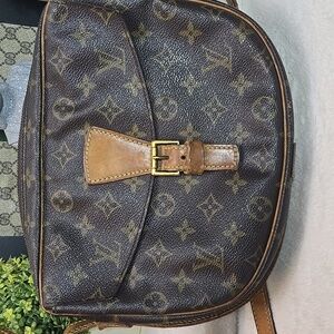 Lv crosbody jeune fille